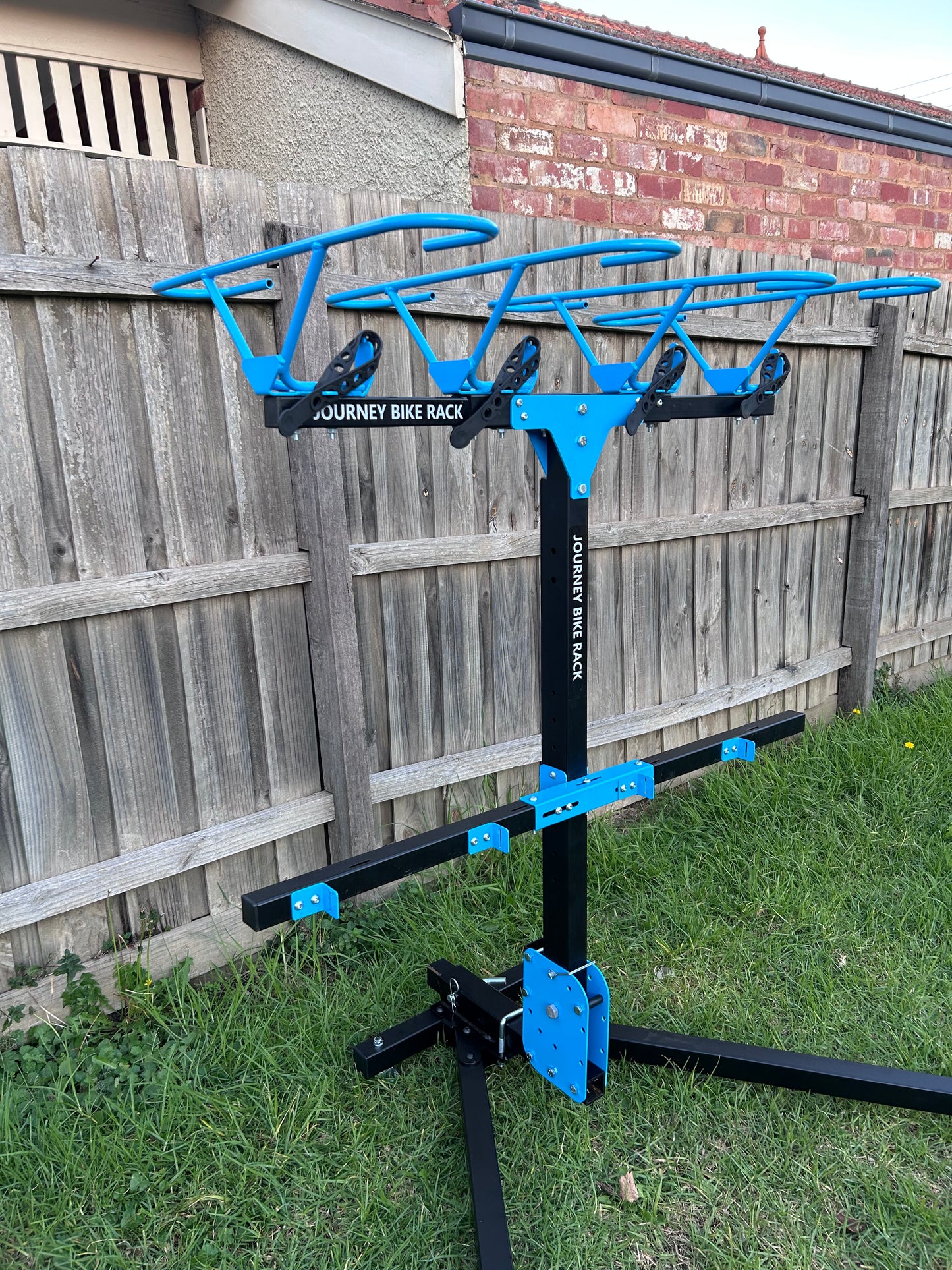 Journey - 6/4 Bike Vertical Bike Rack