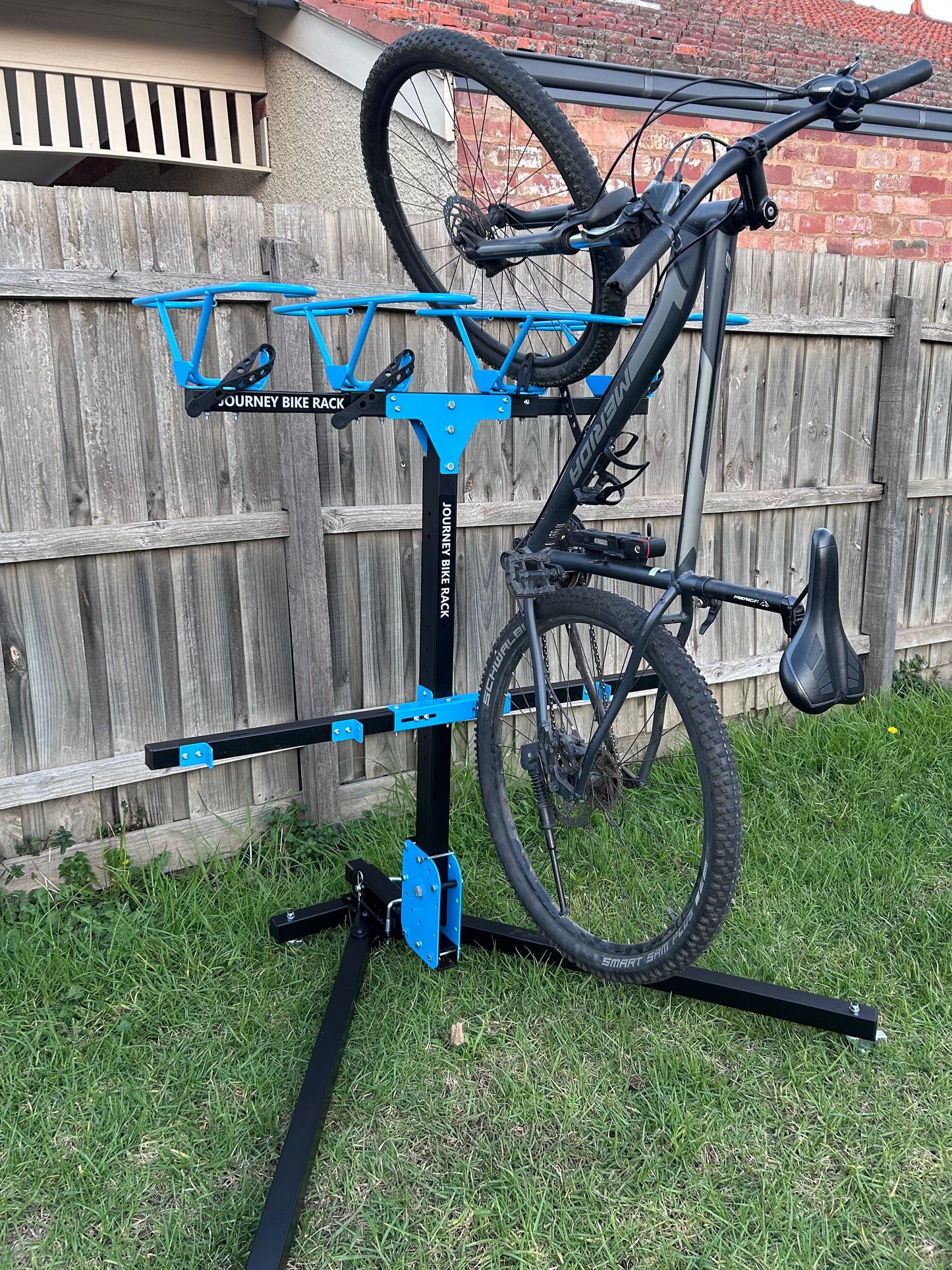 Journey - 6/4 Bike Vertical Bike Rack